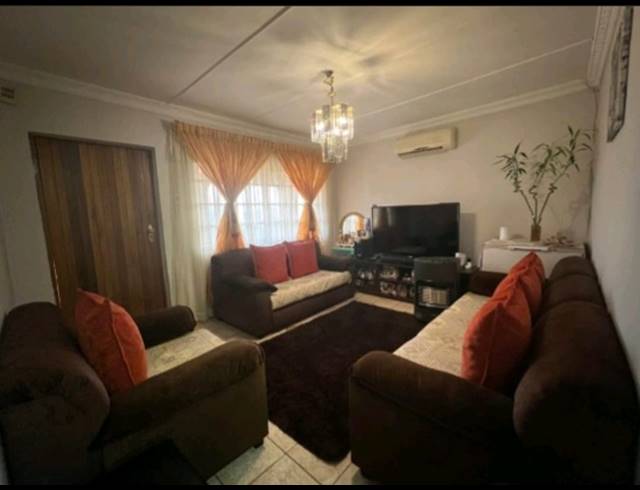 3 BEDROOM HOUSE FOR SALE IN RAISETHORPE